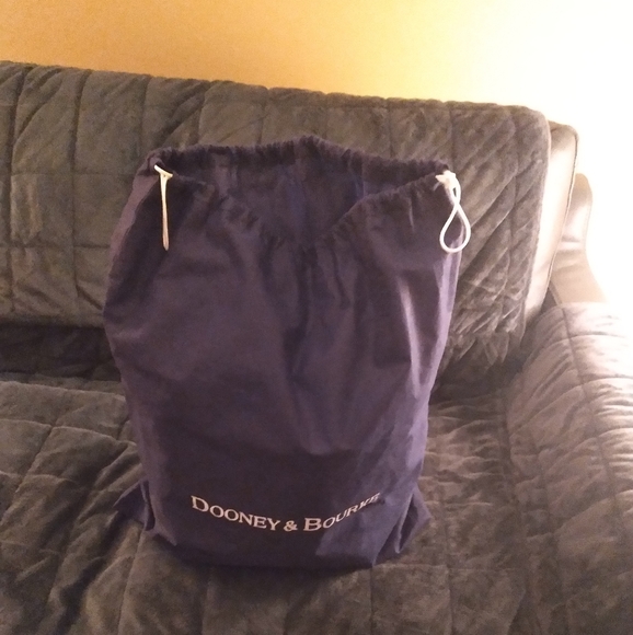 Dooney & Bourke drawstring bag - Picture 2 of 4